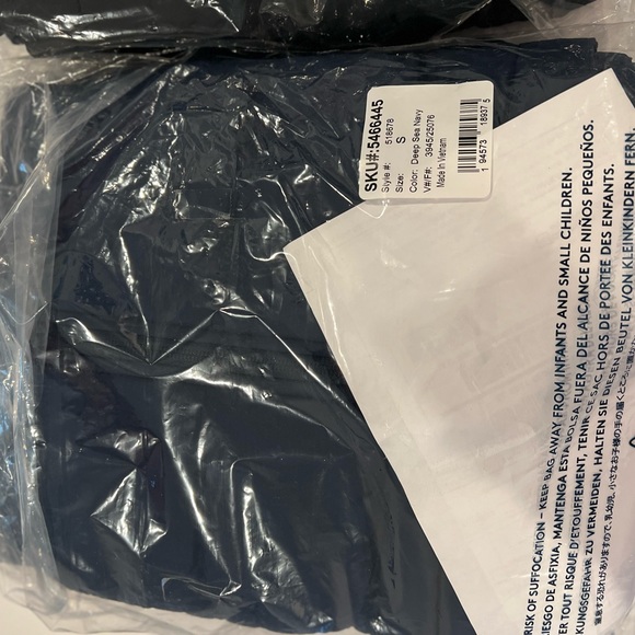 Two Lands End Down Puffer Vests in Black and Deep Sea Navy - Picture 9 of 9